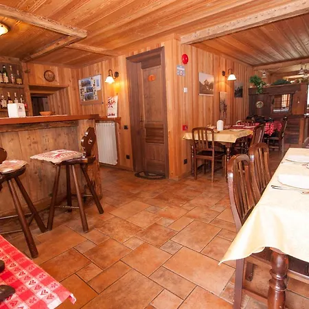 Le Vieux Rascard D'hotes Champoluc