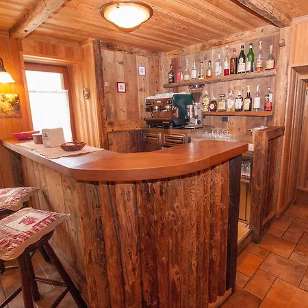 Le Vieux Rascard D'hotes Guest house Champoluc