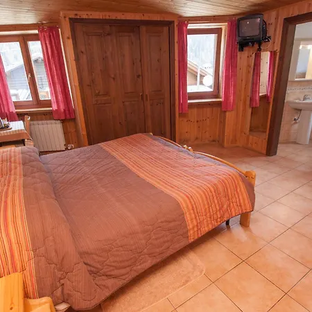 Le Vieux Rascard D'hotes Guest house Champoluc