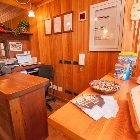 Le Vieux Rascard D'hotes Champoluc