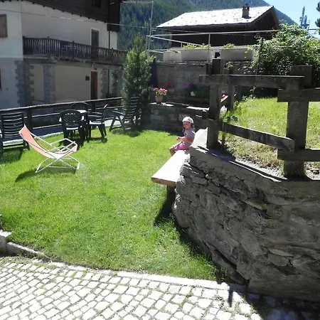 Le Vieux Rascard D'hotes Guest house Champoluc
